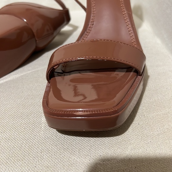 GB Say-So Patent Brown Platform heels - Picture 6 of 7